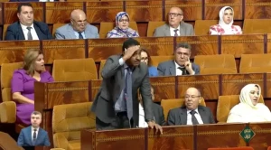 الفوضى تقتحم قبة البرلمان من جديد.. وشهيد ينتفض: ما يحدث إرهـ.ـاب فكري مرفوض.. ولا أحد فوق القانون!