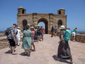 برلماني: منصات إلكترونية تعج بتعليقات سلبية من طرف زوار المملكة ما يؤثر سلبا على تنافسية المغرب كوجهة سياحية