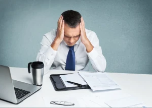 أسبوع العمل من 4 أيام يقلل الإرهاق ويعزز الرضا الوظيفي عالميًا