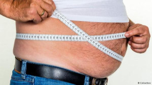 كيف تؤثر السمنة على بشرتك؟ 7 مشكلات جلدية شائعة وطرق التعامل معها