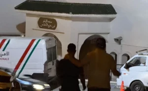 مداهمة أمنية تنتهي بتوقيف فتاة وأربعة شبان داخل شقة للدعارة في طنجة