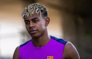 بكلمات نابية.. لاعب مغربي يشن هجوما عنيفا على نجم برشلونة لامين جمال