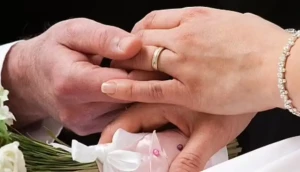 لسبب غريب .. رجل يتزوج من امرأة ثانية بعد يوم واحد على دفن زوجته الأولى