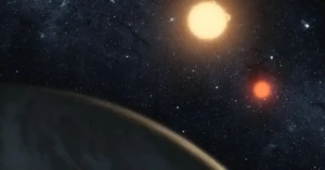 الأرض لديها "6 أقمار".. اكتشاف جديد يفاجئ العلماء