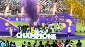 لحظة تتويج نيجيريا بكأس إفريقيا بالملعب الأولمبي بالرباط