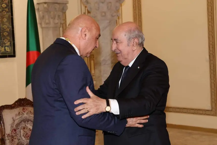 لبنان تهدي تبون 100 شجرة أرز