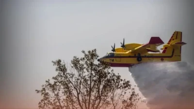 طائرة "الكنادير" تواصل طلعاتها الجوية لإخماد حريق جبال إقليم شفشاون