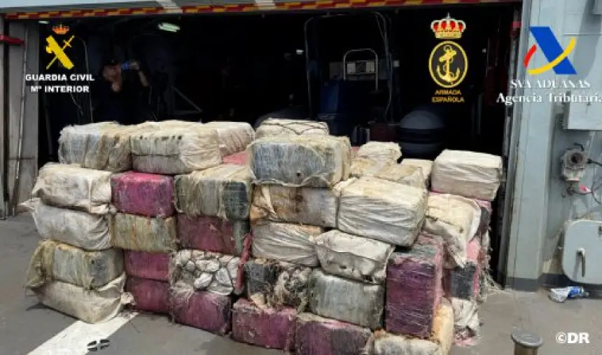 اعتراض سفينة محملة بثلاثة أطنان من الكوكايين غرب جزر الكناري بتعاون مع المغرب