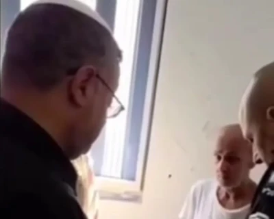 "بن غفير" يقتحم زنزانة البرغوثي ويهدده بشكل مباشر