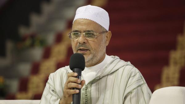 الريسوني يدعو الحكام العرب لتسليم الأسلحة للمقاومين