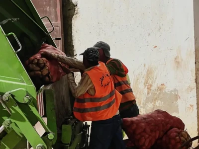 بعد مقال "أخبارنا".. سلطات تطوان تتحرك بسرعة وتضبط 14 طنا من البطاطس المشبوهة في معمل سري (صور)