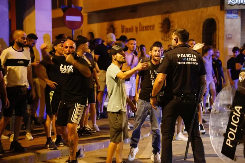 مورسيا الإسبانية تشتعل من جديد.. ليالي عنف وعنصرية والمغاربة في مرمى "مطاردات الكراهية"