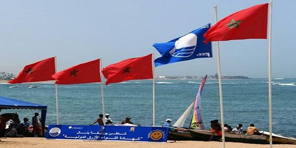 رفع اللواء الأزرق بشاطئ الدالية بإقليم الفحص-أنجرة