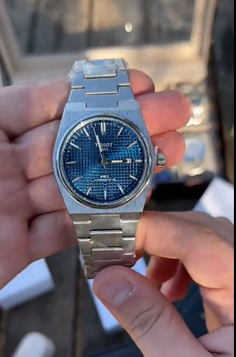 ساعة tissot