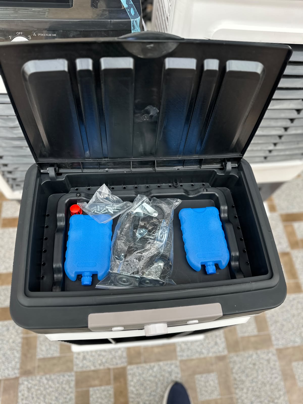 Air cooler KGLG 60 litre  3 mode vitesse  Pompe électrique  2 glacier  Livraison gratuite garanti 1ans 🇲🇦 Prix: 1750dh.