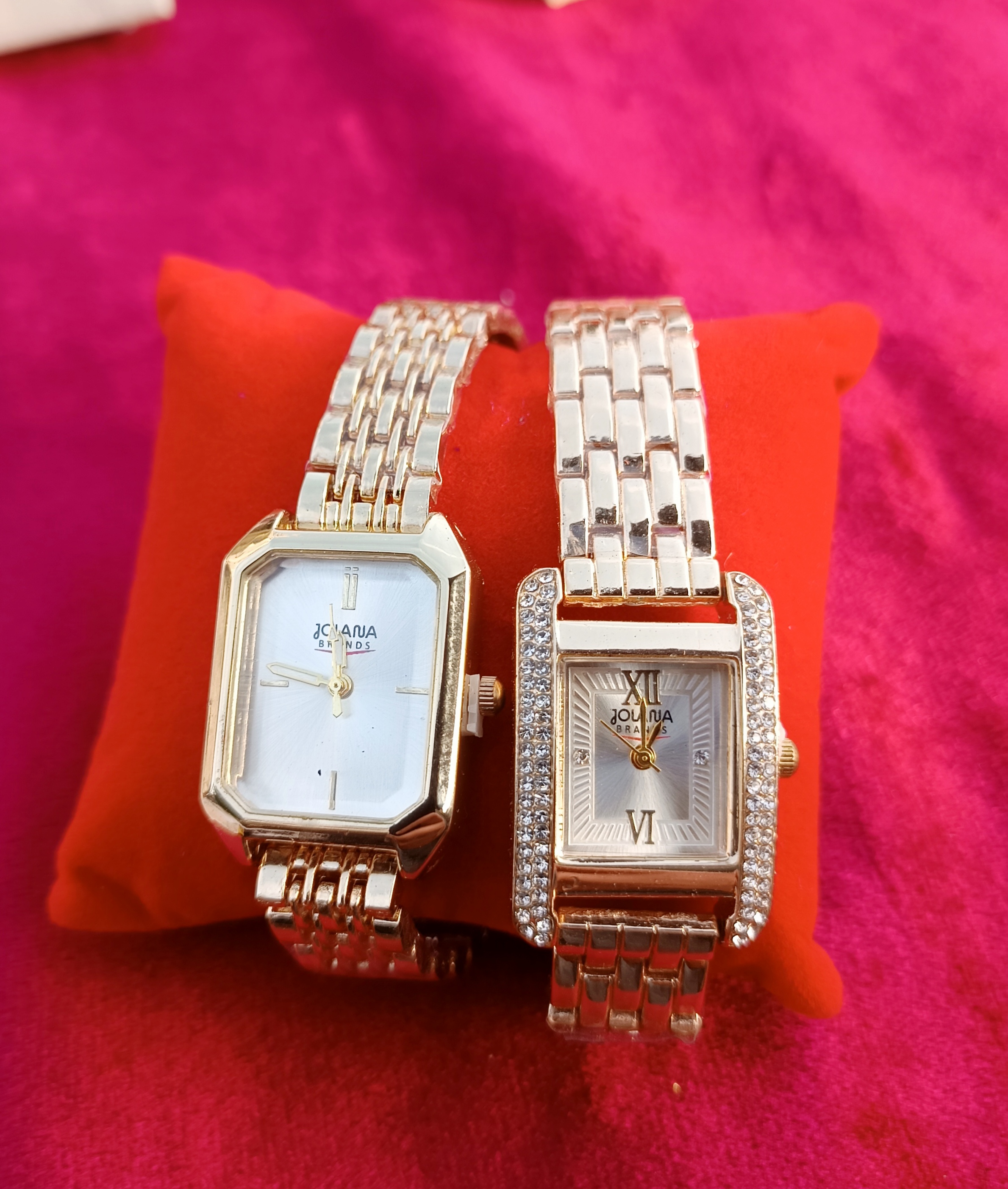 ساعات نسائية