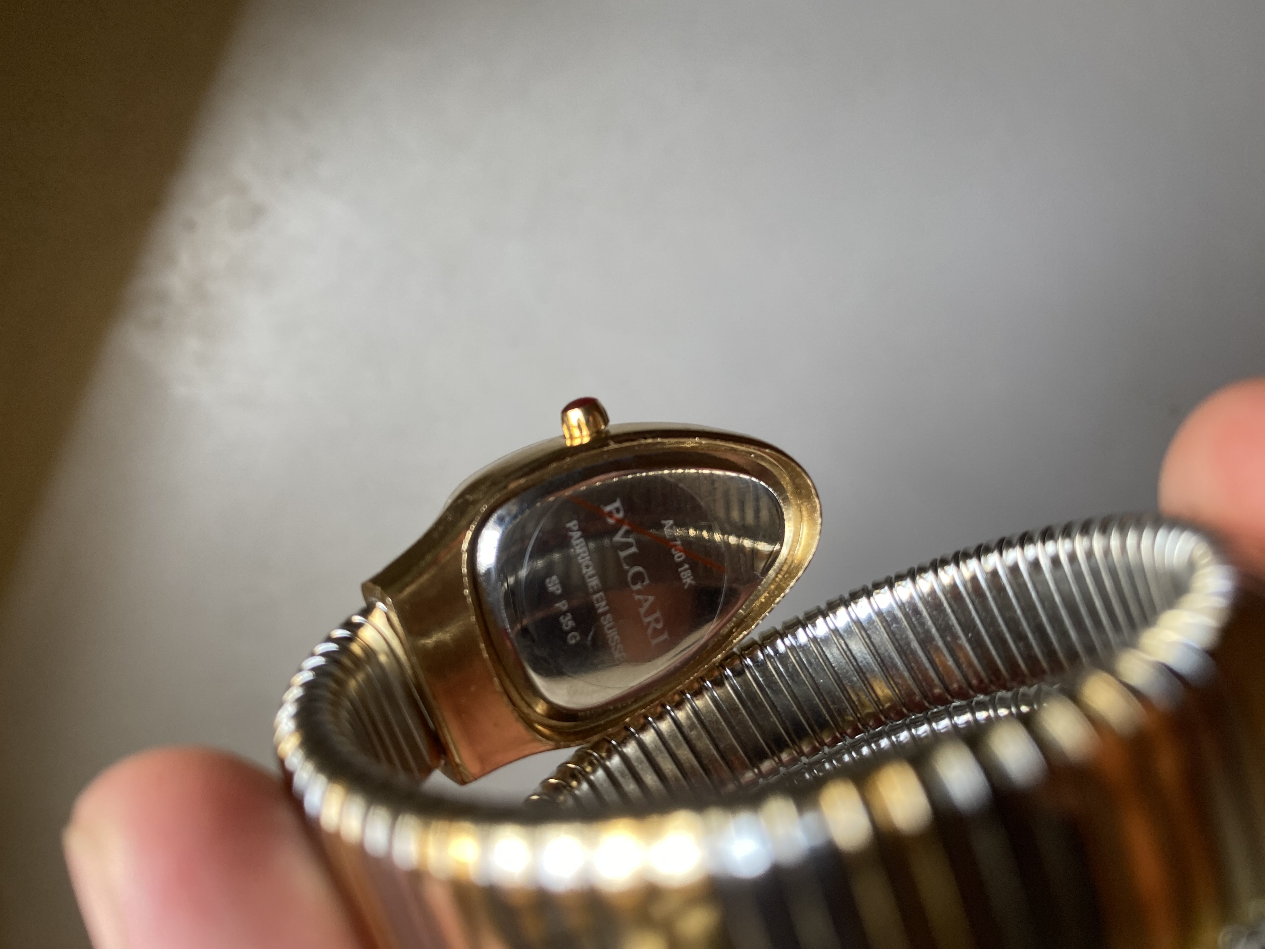 ساعة Bulgari جذابة و أنيقة للنساء بثمن مناسب و جودة عالية ✅ و متوفرة بكل الألوان