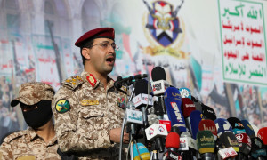 جماعة الحوثي اليمنية تهدد باستهداف السفن التابعة لشركات تتعامل مع الموانئ الإسرائيلية