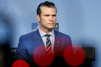 كييف تحذّر الغرب من نوايا بوتين وترامب يعتقد أنه "يريد السلام"