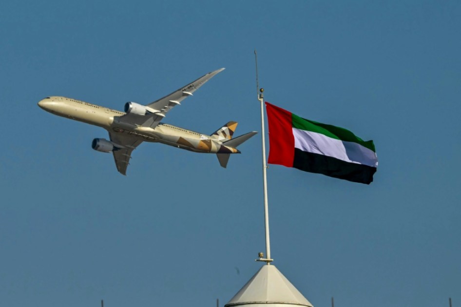 مباحثات لوزير التجارة الخارجية الإماراتي مع ممثلي حكومات من آسيا وإفريقيا وأوروبا والأميركيتين