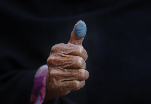 هل تجعل الديمقراطية العالم أكثر سلامًا حقًا؟