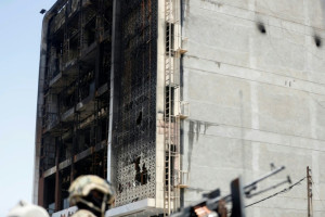 60 قتيلا على الأقل بحريق في مركز تسوّق في العراق