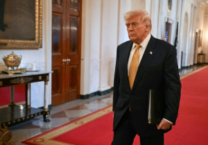 ترامب يعاني من قصور وريدي مزمن بعد ملاحظة تورم في رجليه