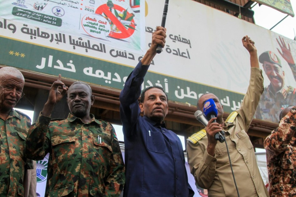 رئيس الوزراء السوداني يتعهد إعادة إعمار الخرطوم في أول زيارة للعاصمة