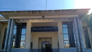 صيف أبي القنادل… حين تتحول الحرارة إلى جحيم في غياب الحدائق والساحات