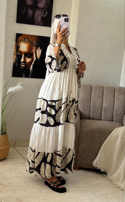 كسوة هندية عصرية: فستان طويل ببطانة دوبلور بتصميم أنيق