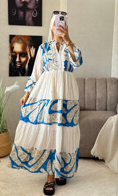 كسوة هندية عصرية: فستان طويل ببطانة دوبلور بتصميم أنيق