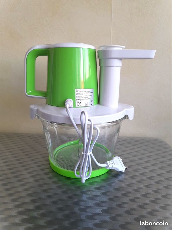 قطاعة وخلاط كهربائي احترافي لتجهيز وجباتك في دقائق