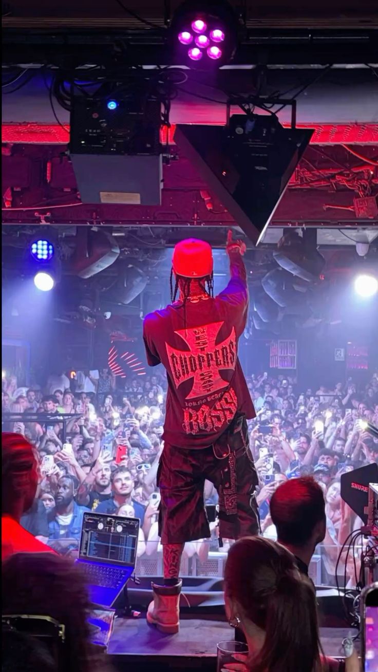 Travis Scott  - HIGHEST IN THE ROOM