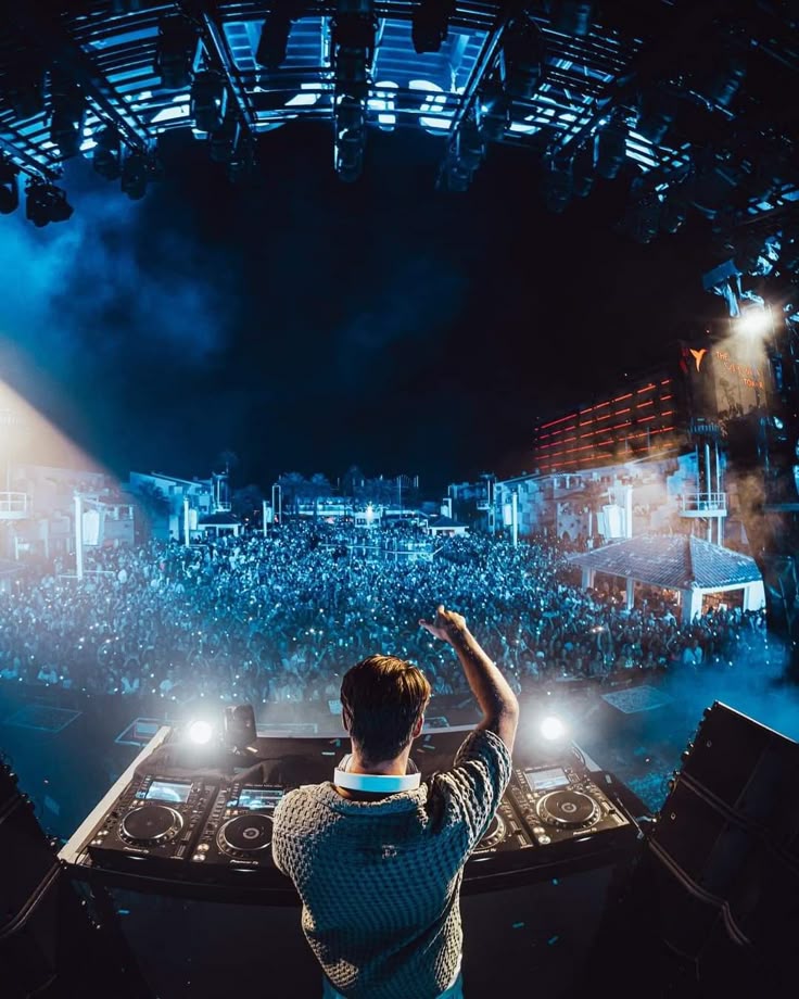 KyGo x Selena Gomez  - It Ain't me