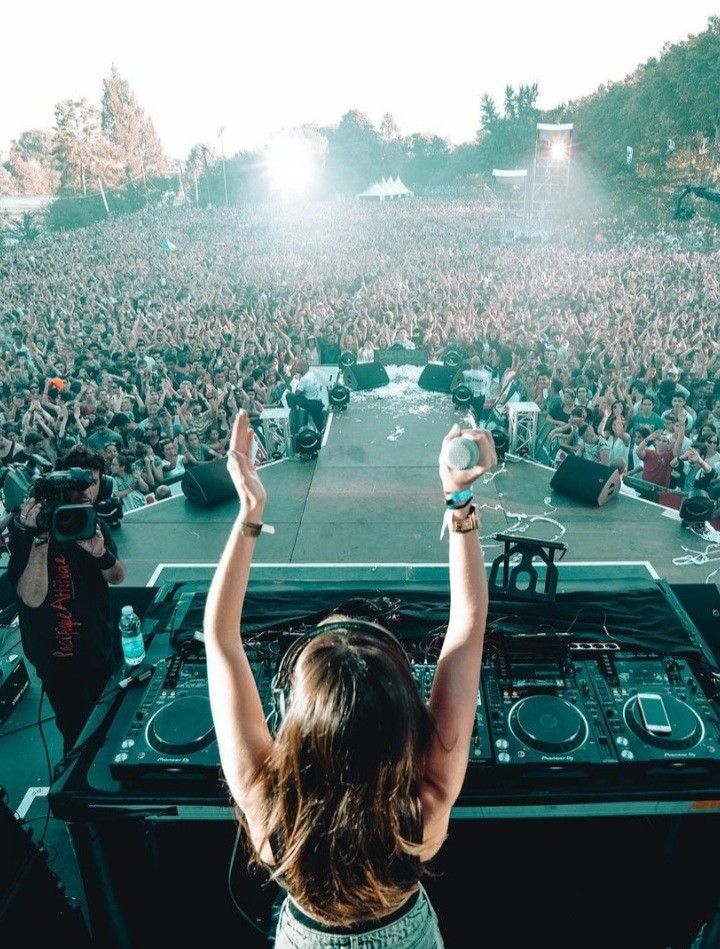 ALMA - Chasing Paradise